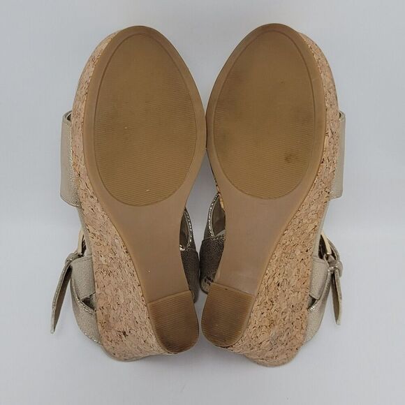 Womens Metallic Gold Glossy Open Toe Buckle Slingback Wedge Heel Sandals Size 8M - Picture 9 of 12